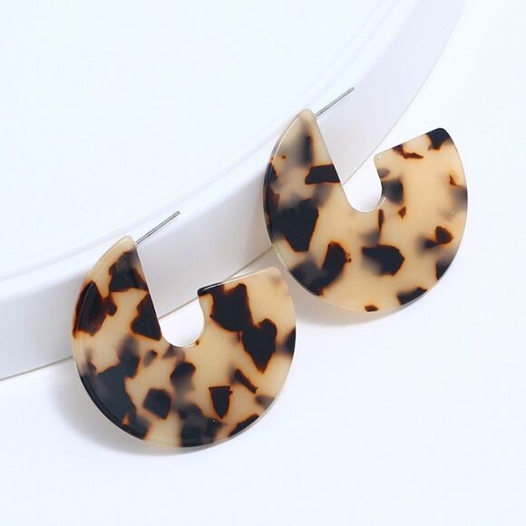 Faux tortoise shell earrings - Picture 2 of 3